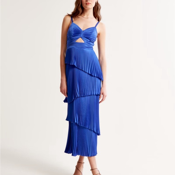 The A&F Giselle Pleated Tiered Maxi Dress - Picture 2 of 3